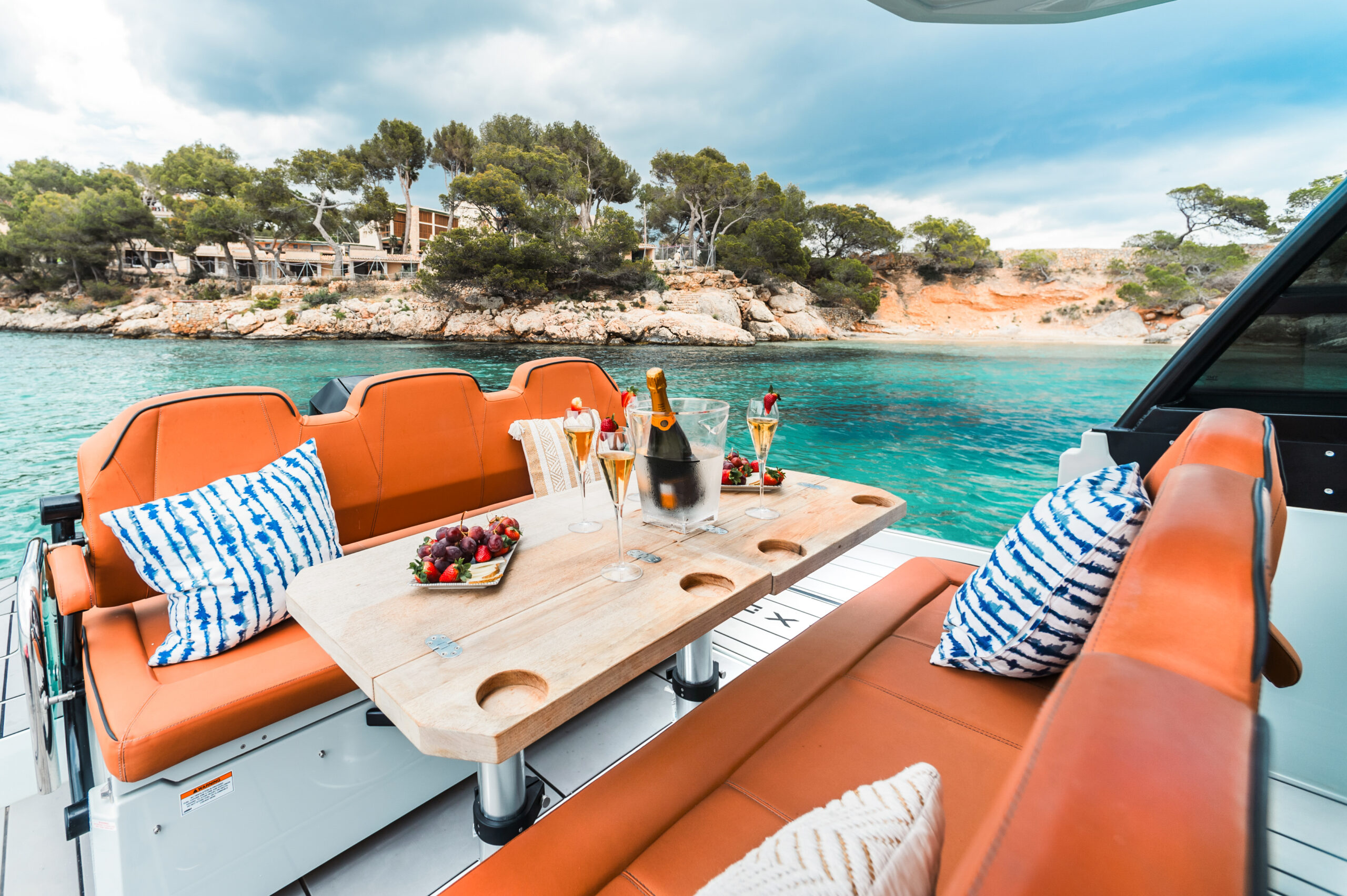 Saxdor 320 GTO alquiler de lancha en Mallorca