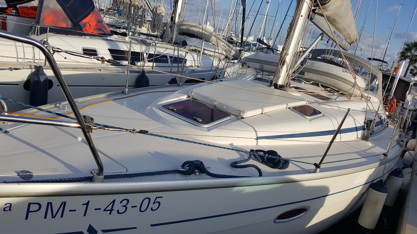 Velero MAMBA en Puerto de Palma 1