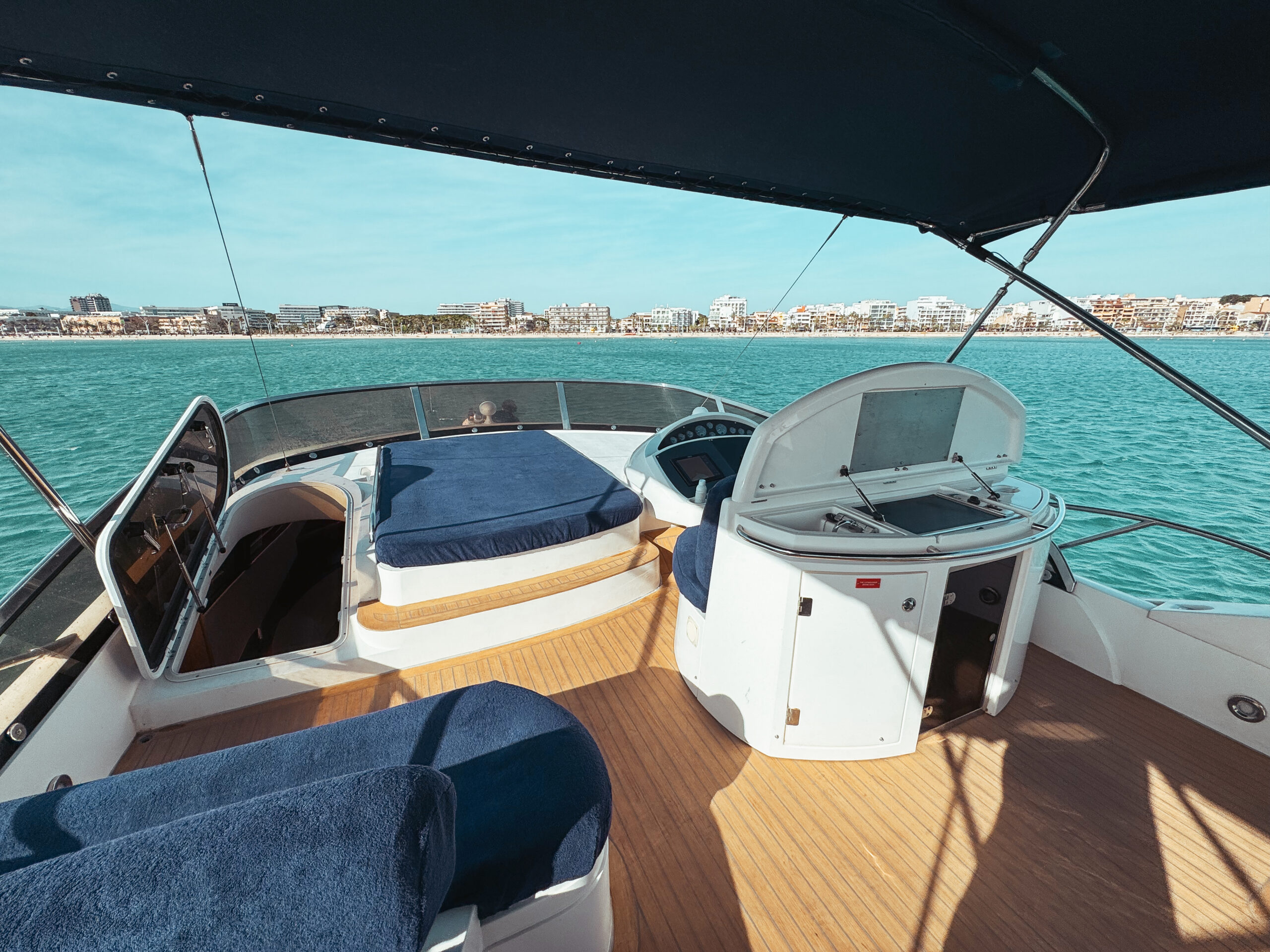 Tapia Bay - Sunseeker Manhattan 66