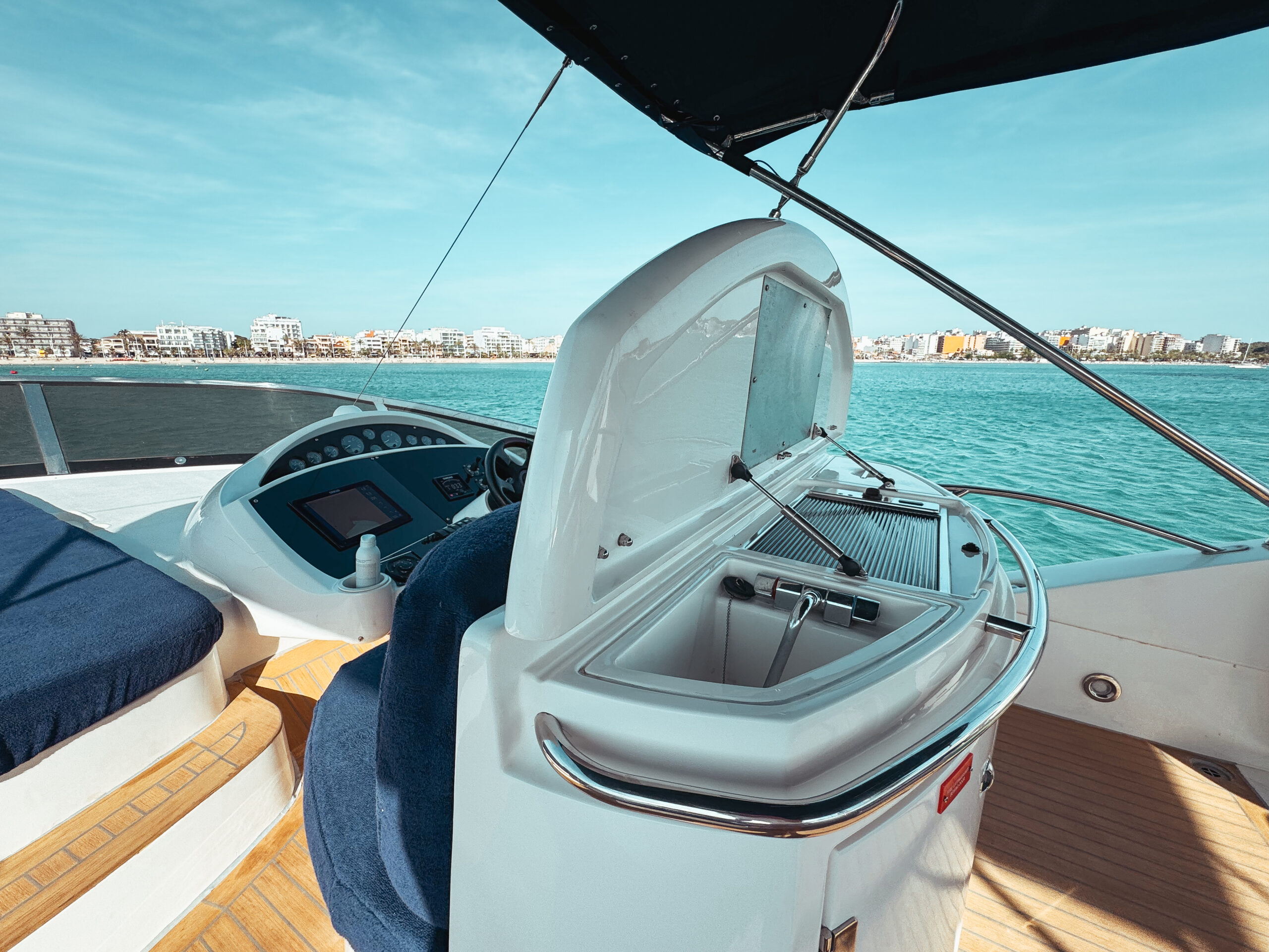 Tapia Bay - Sunseeker Manhattan 66