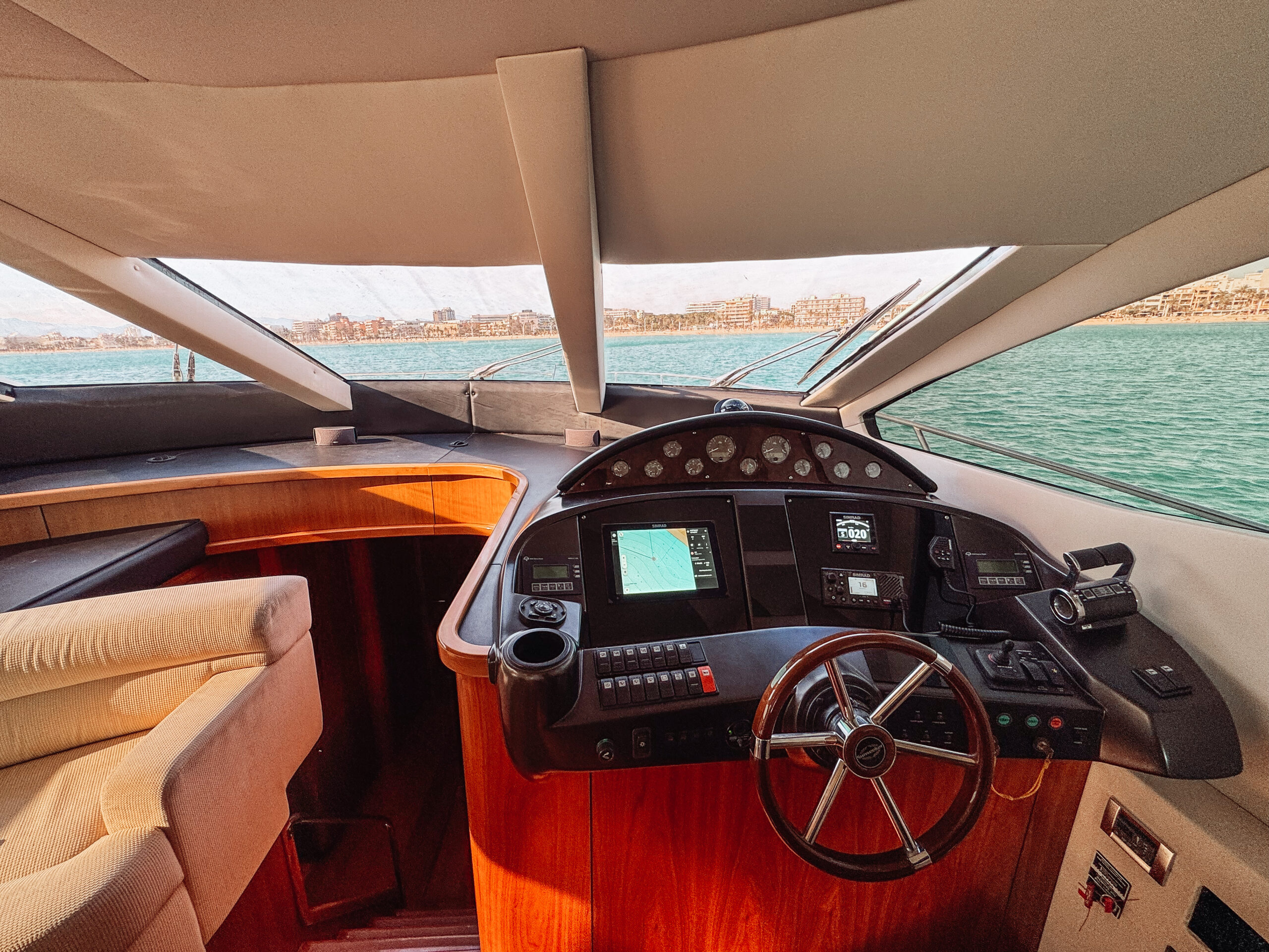Tapia Bay - Sunseeker Manhattan 66