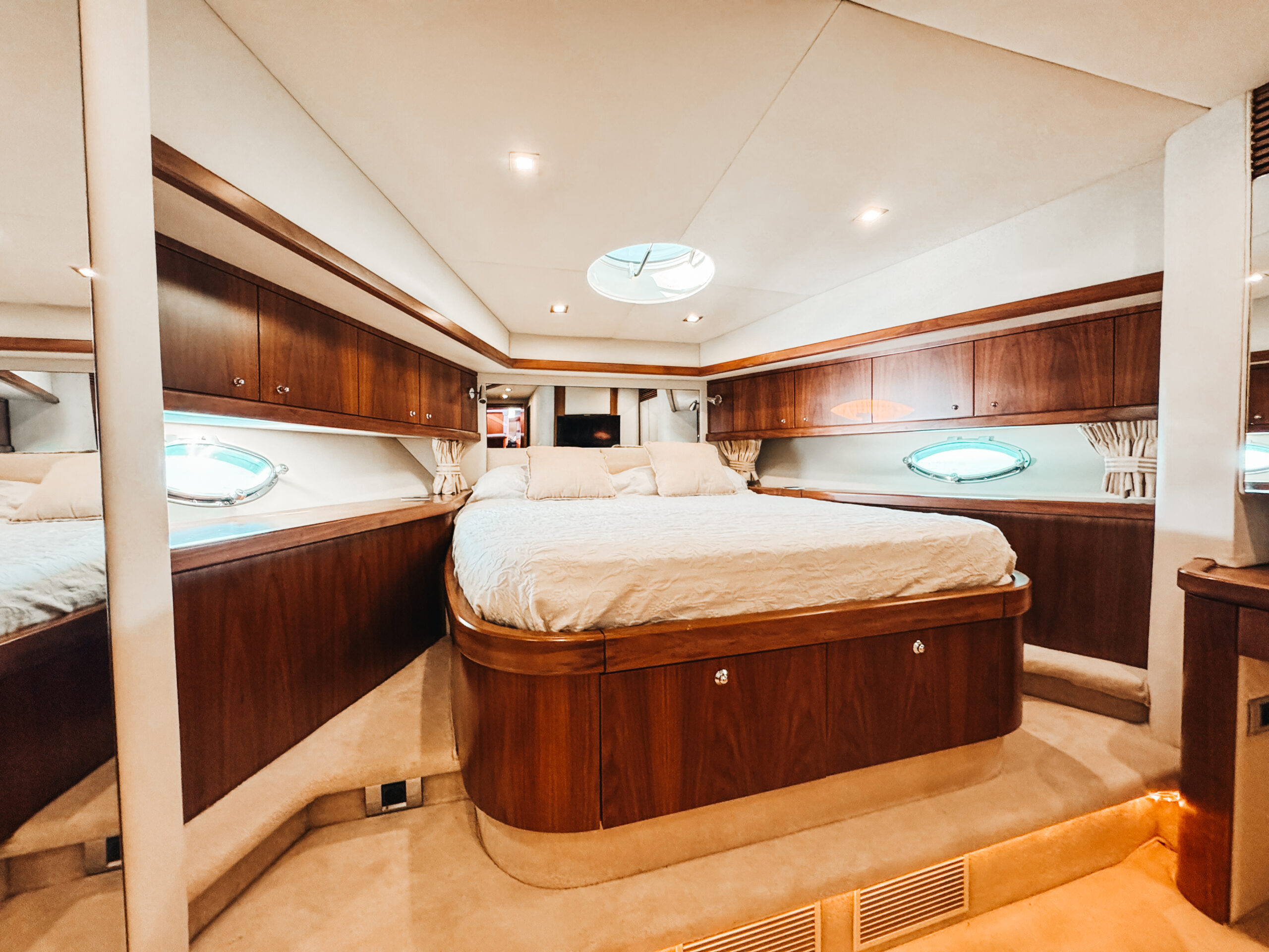 Tapia Bay - Sunseeker Manhattan 66