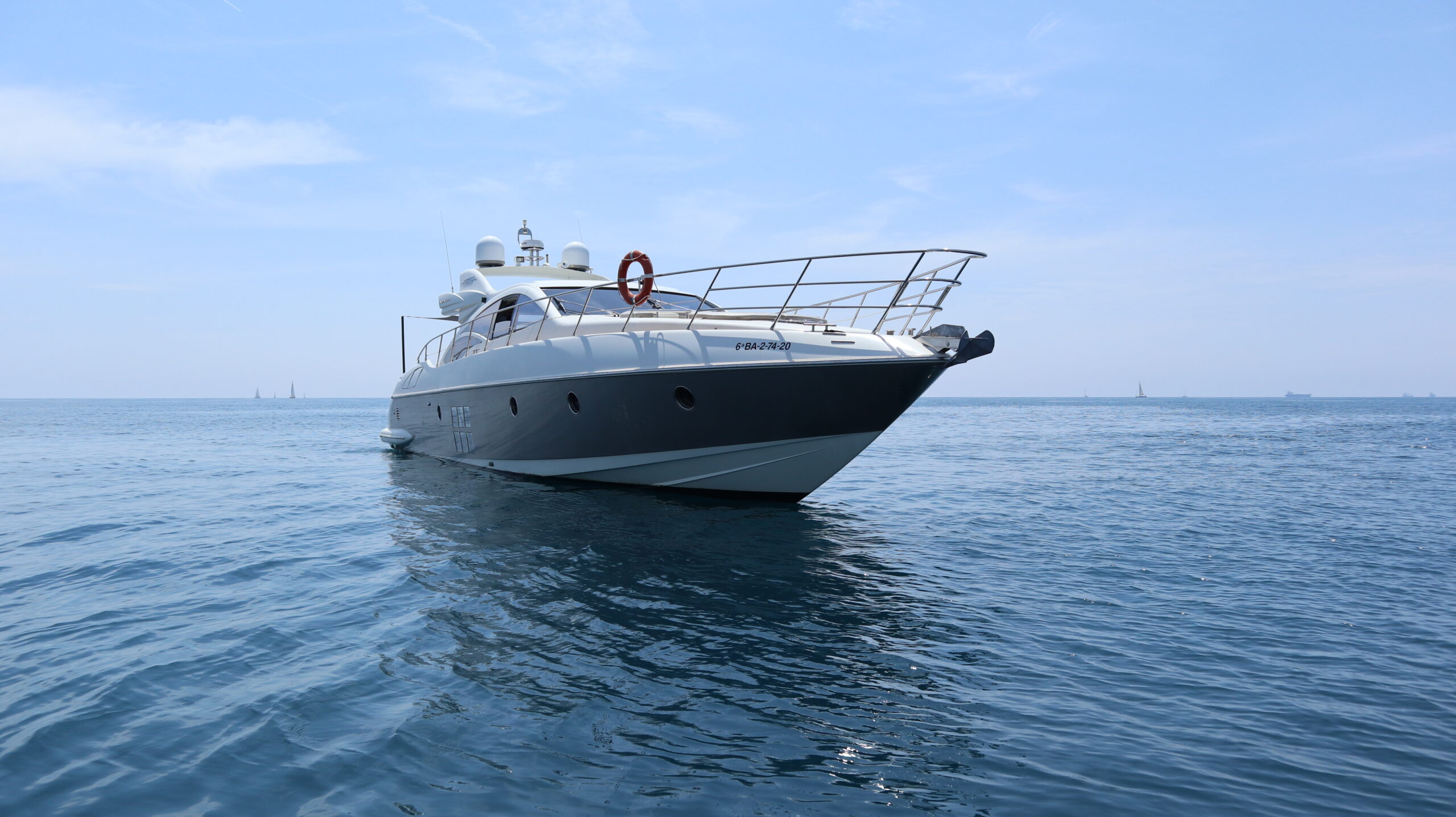 Esperanza - Azimut 68S