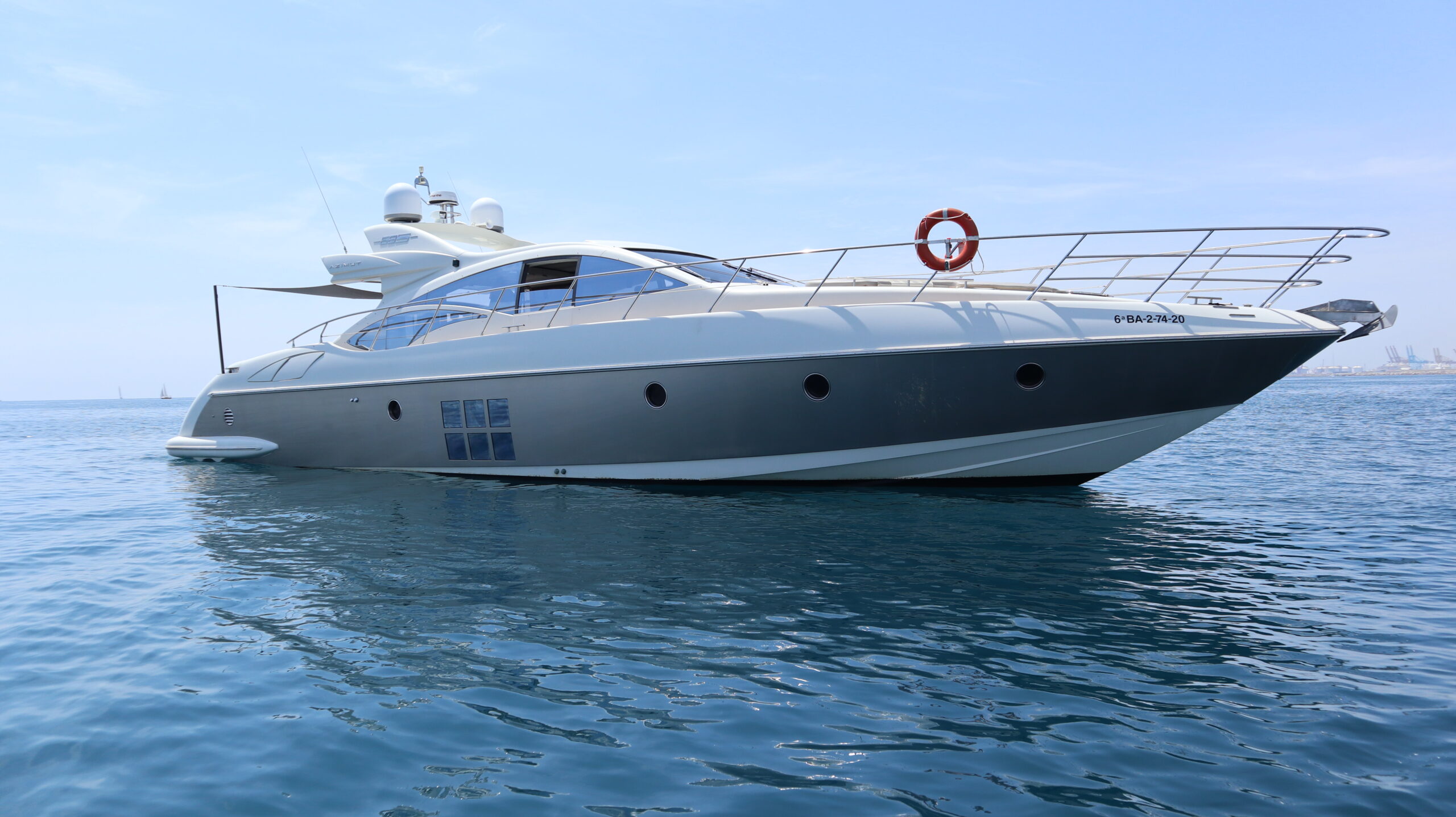 Esperanza - Azimut 68S