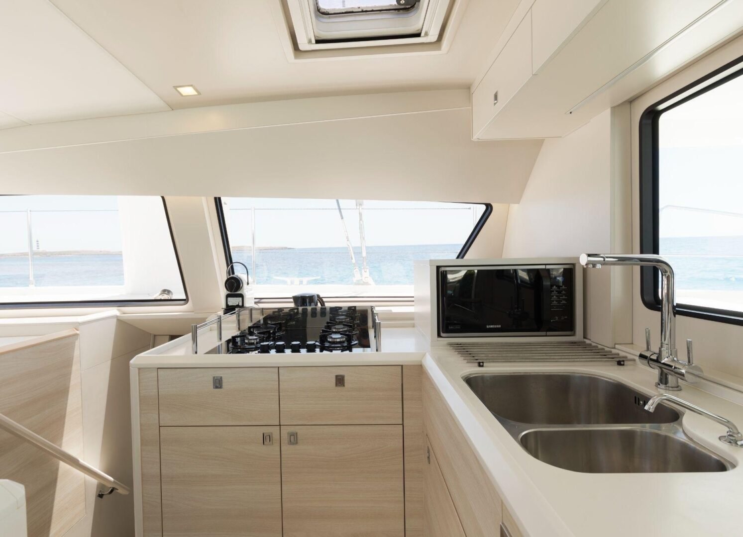 Alquila el My Ambian'C, un catamarán Catana 53