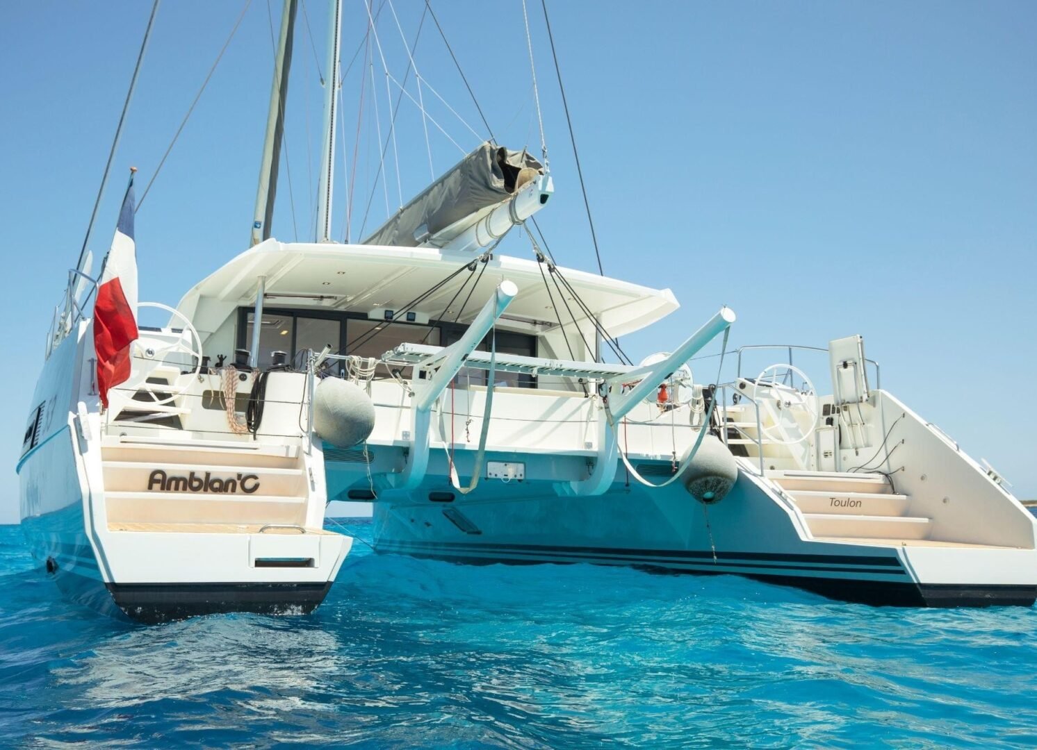 Alquila el My Ambian'C, un catamarán Catana 53