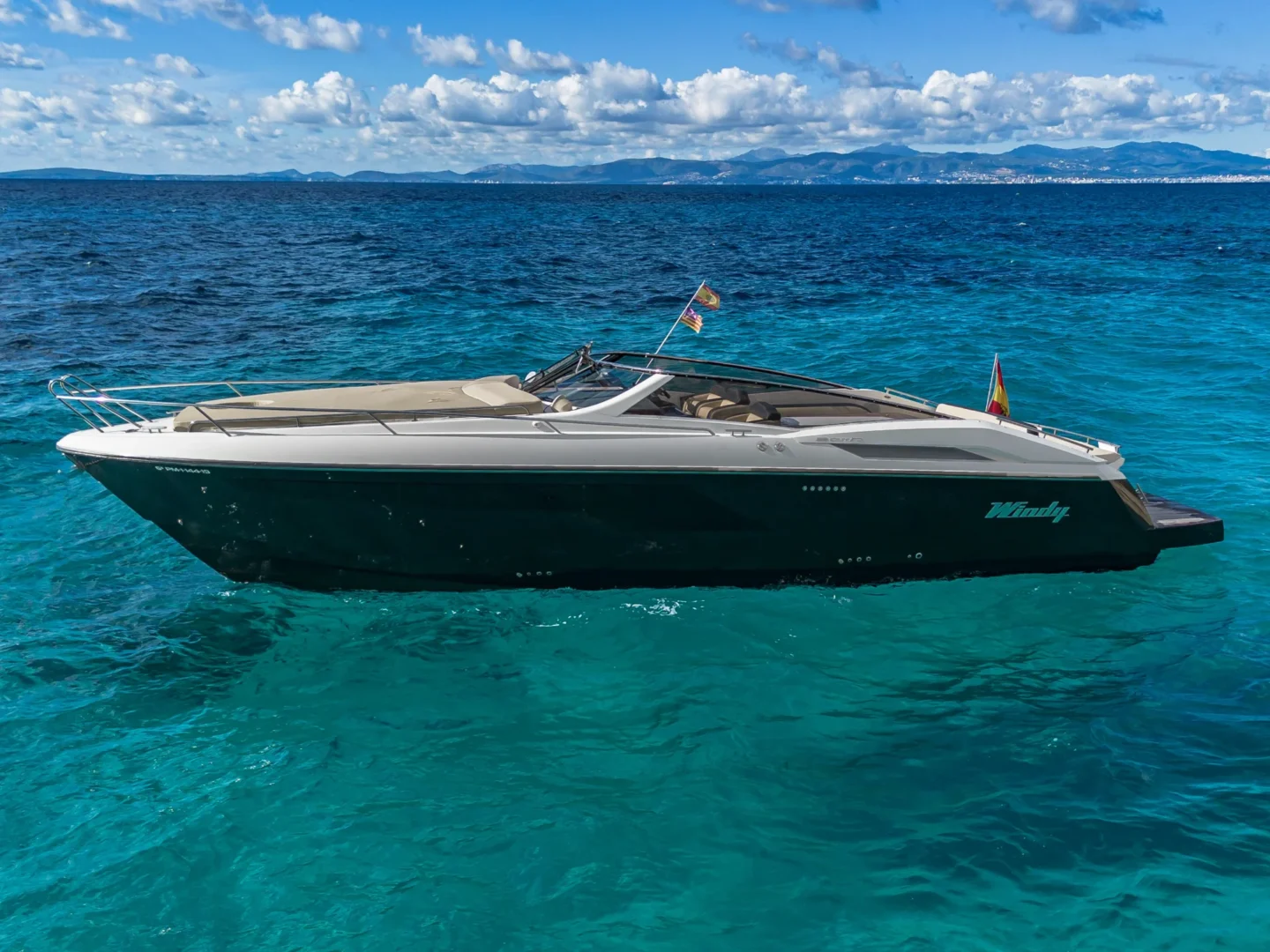 cuca-windy-39-camira-alquiler-en-palma-de-mallorca